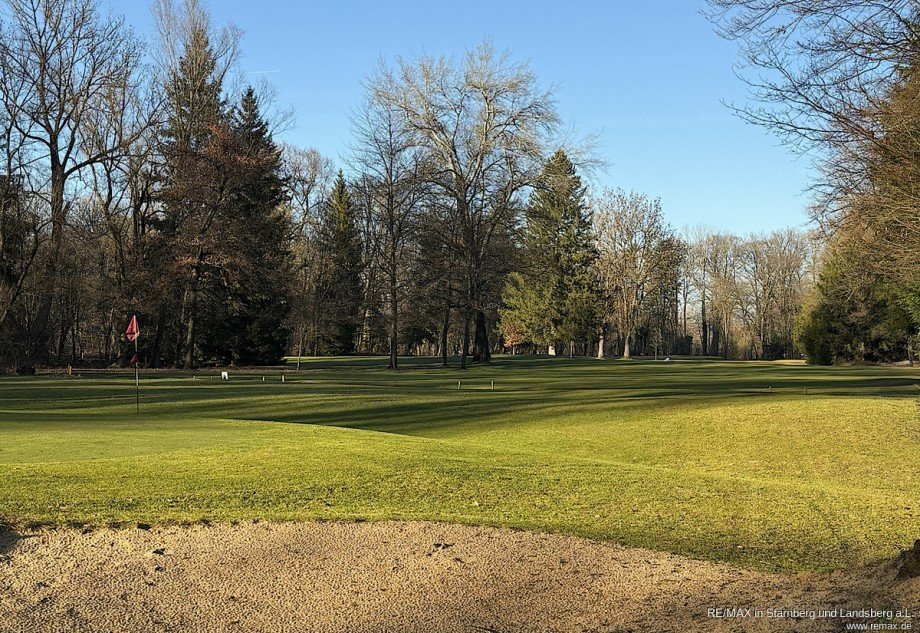 12 Umgebung Golfplatz Dachgeschosswohnung M�nchen