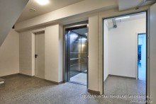 Aufzug zur TIefgarage V E R M I E T E T: Mit dem Aufzug in die hochwertige DG-Wohnung!