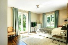 Schlafen 2 V E R K A U F T: Gartenwohnung, Ortsrandlage, offener Wohnstil, ca. 2,55 m Raumh�he, Berg am Starnberger See