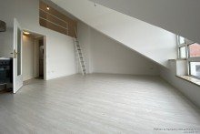03_Wohnen-links V E R M I E T E T - Helles 1-Zi-Apartment mit Galerie, Ottobrunn Zentrum