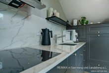 Einbauk�che V E R M I E T E T: Mit dem Aufzug in die hochwertige DG-Wohnung!