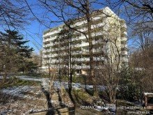 Haus Ansicht von S�den V E R K A U F T: Zwischen Arabellapark und Denninger Anger - gro�z�gig geschnittene 2-3 Zimmer-Wohnung