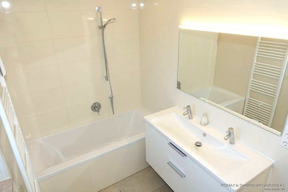 OG Bad (Original) Mehrfamilienhaus Bernried