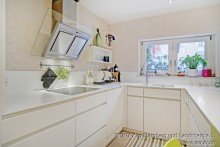 Designer EBK V E R K A U F T: Garten-Wohnung am Englischen Garten und Herzogpark - Wohnanlage mit Schwimmbad