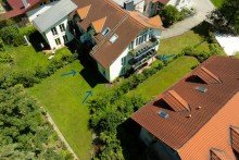 Garten - Alleinige Sondernutzung V E R K A U F T: Gartenwohnung, Ortsrandlage, offener Wohnstil, ca. 2,55 m Raumh�he, Berg am Starnberger See