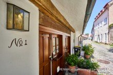 Haus Eingang Ostseite V E R K A U F T: Historisches Stadthaus im Salzstadel