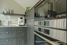 K�che V E R M I E T E T: Mit dem Aufzug in die hochwertige DG-Wohnung!