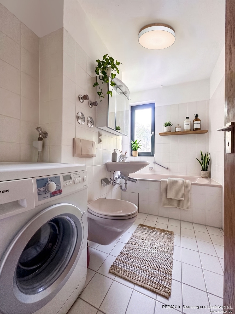 Bad - digital aufbereitetes Foto Etagenwohnung M�nchen