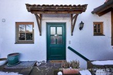 Eingang V E R K A U F T: Familienfreundliches Haus am Ortsrand