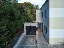 Tiefgarage Ausfahrt V E R M I E T E T: Mit dem Aufzug in die hochwertige DG-Wohnung!