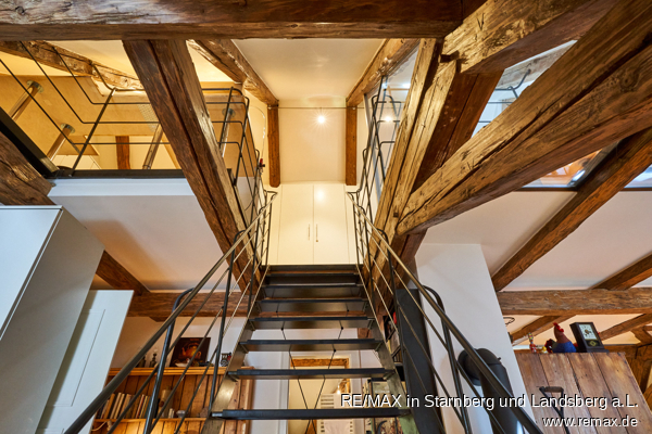 Treppe zum Spitzboden Stadthaus Landsberg