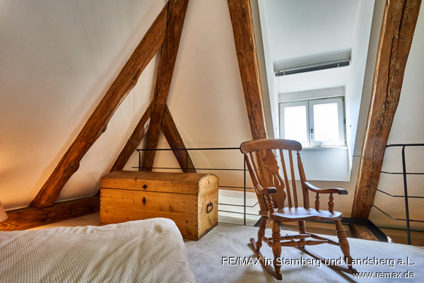 chlafen im Spitzboden Stadthaus Landsberg