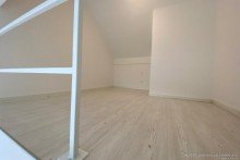 05_Galerie-Aufgang V E R M I E T E T - Helles 1-Zi-Apartment mit Galerie, Ottobrunn Zentrum