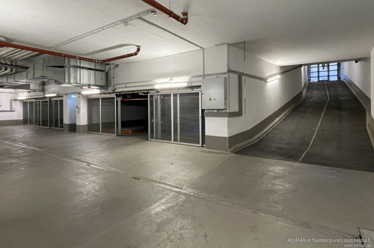 Auffahrt und Multiparking M�nchen Garagen TG-Stellplatz, BJ 2013, verkehrsg�nstig