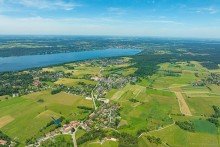 Lage - Richtung Starnberg V E R K A U F T: Gartenwohnung, Ortsrandlage, offener Wohnstil, ca. 2,55 m Raumh�he, Berg am Starnberger See