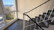 Treppenhaus V E R K A U F T: Charmante 3-Zi-Wohnung in ruhiger Lage