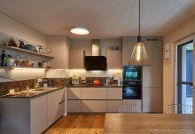 K�che V E R M I E T E T!: Hochwertige Garten-Wohnung in Aubing �ber 2 Etagen