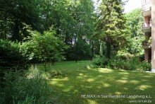 Garten vor der Wohnung V E R K A U F T: Garten-Wohnung am Englischen Garten und Herzogpark - Wohnanlage mit Schwimmbad